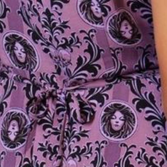 Her Universe Disney The Haunted Mansion Madame Leota Dress Plus Size Halloween - Picture 6 of 6
